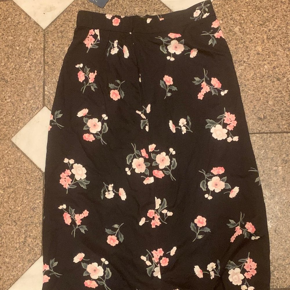 Hollister NWT Floral skirt